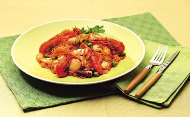 Arroz con mariscos al achiote